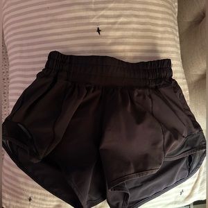 Black lululemon hotty hot shorts